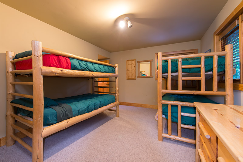 Bedroom with queen log bed