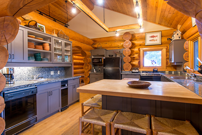 Luxury 5 Bedroom Blueberry Hill Log Home Rental Accommodations