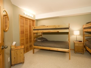 Spacious Bunkroom
